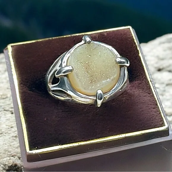 🌺Vintage Artisan Sterling Ring - Picture 3 of 10